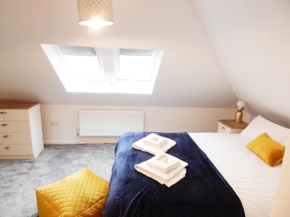 Modern, Well Located En-Suite Rooms With Parking - Orbitat Accommodations CBG Buitenkant foto