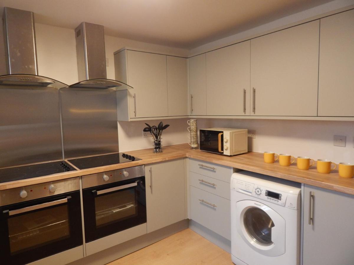 Modern, Well Located En-Suite Rooms With Parking - Orbitat Accommodations CBG Buitenkant foto